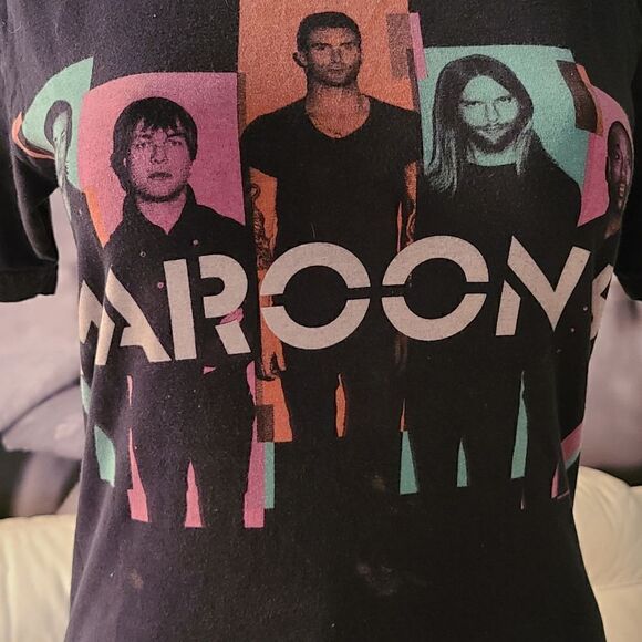 Maroon 5 tshirt   - Picture 1 of 4